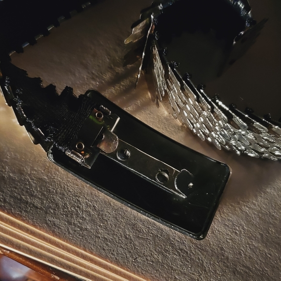 Vintage Pressed Metal Flower Design Waist Belt. - Picture 2 of 5